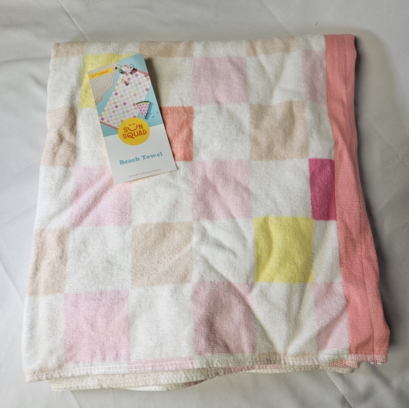 Sun Squad 5' Colorful Checkered Beach Towel‎ New - Picture 1 of 3